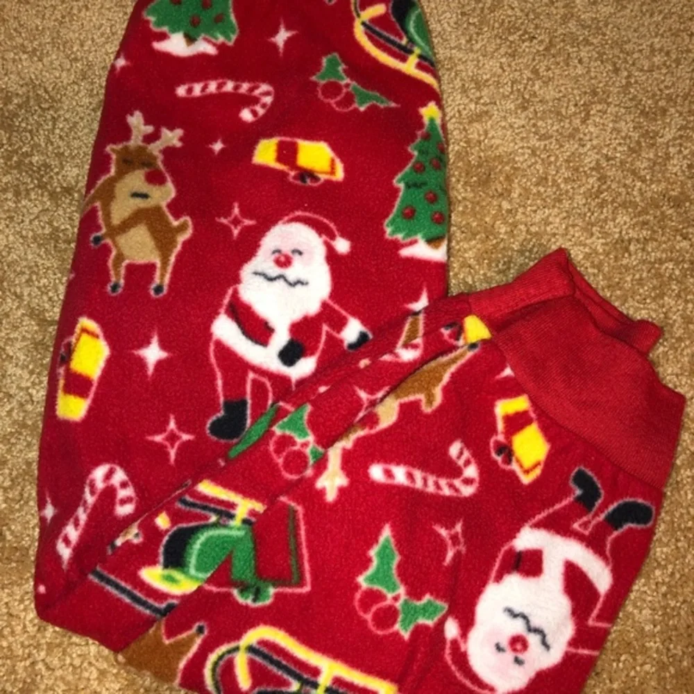 Childrens place Christmas pajamas set size 5/6 small‎